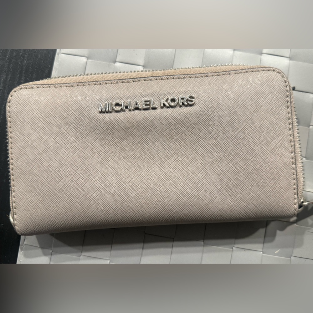 Michael Kors Light Gray Zip Wallet